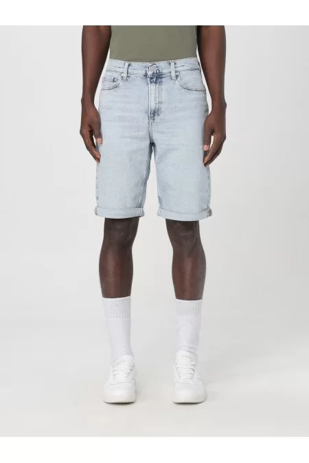 CALVIN KLEIN Shorts Bermuda da uomo di Calvin Klein Scopri i nuovi shorts Bermuda da uomo di Calvin Klein. Perfetti per l\'estate, realizzati con materiali di alta qualità e design alla moda. Marchio: Calvin Klein Qualità: Mat