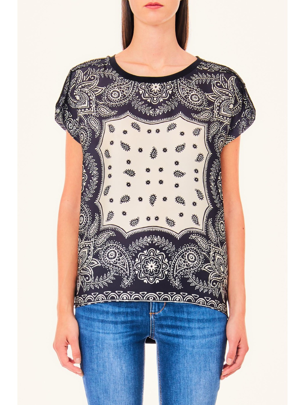 T-SHIRT MODA M/C LIUJO...