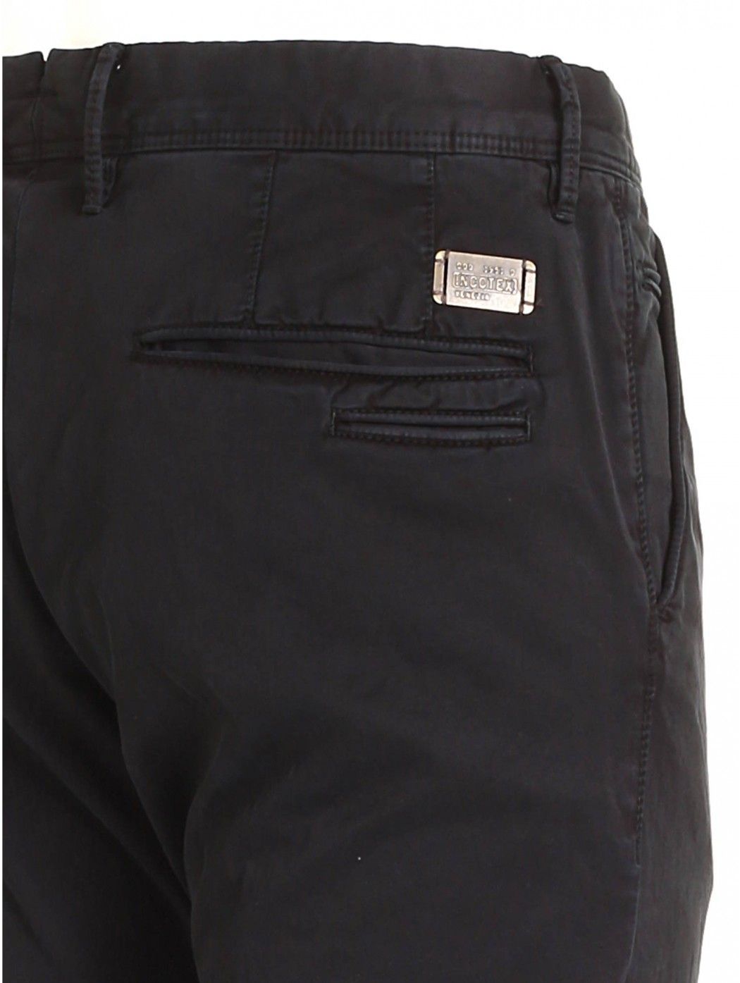 Stretch cotton trousers Color: black Logo detail on the back 5 pockets Zip and button closure  INCOTEX RED