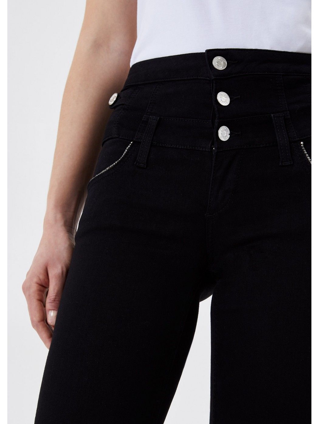 Bottom Up jeans in stretch denim Yarns in Modal® Normal black wash with whiskers and scratches Reform XP technology High waist e