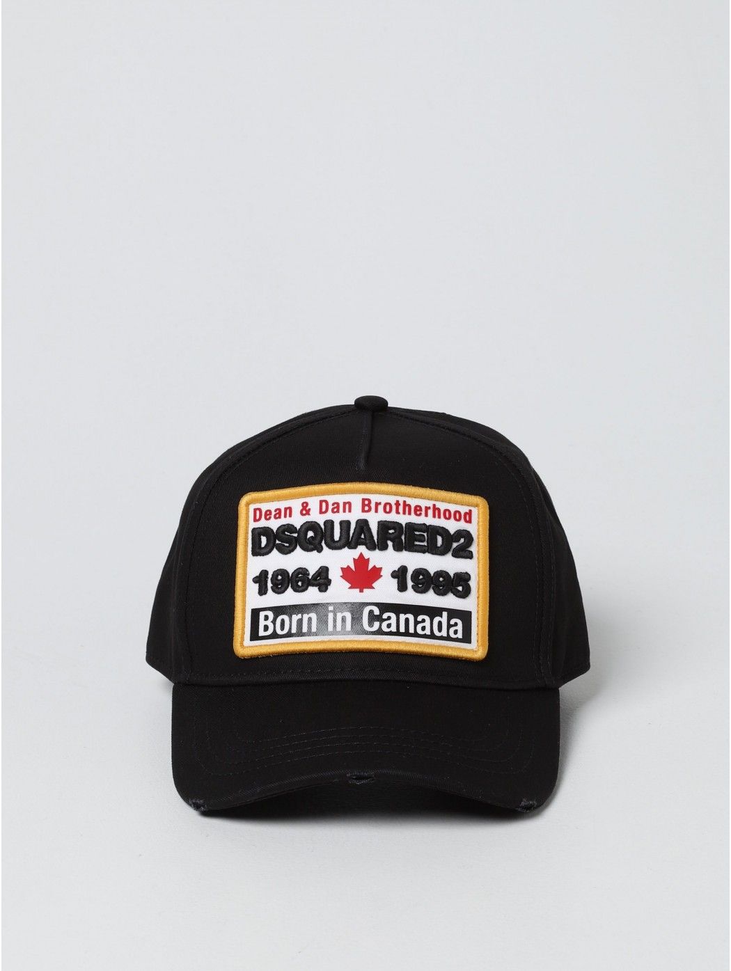 HAT WITH STRAP LACING, BREAKS ON THE VISOR, PATCH DSQUARED2  DSQUARED2